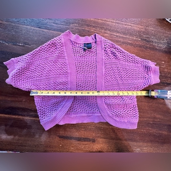 🎉Women’s Lightweight Loose Knit Shrug Size Medium - Picture 4 of 5